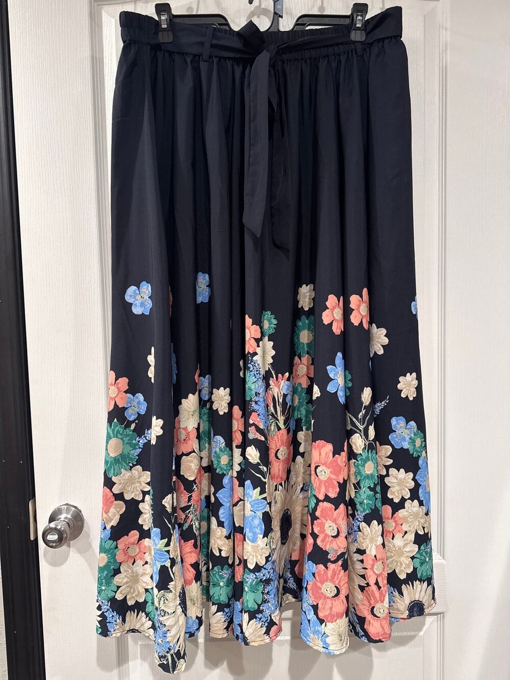 CATO Navy and Floral Flowy Skirt with Pockets and Ribbon Bow 18/20W